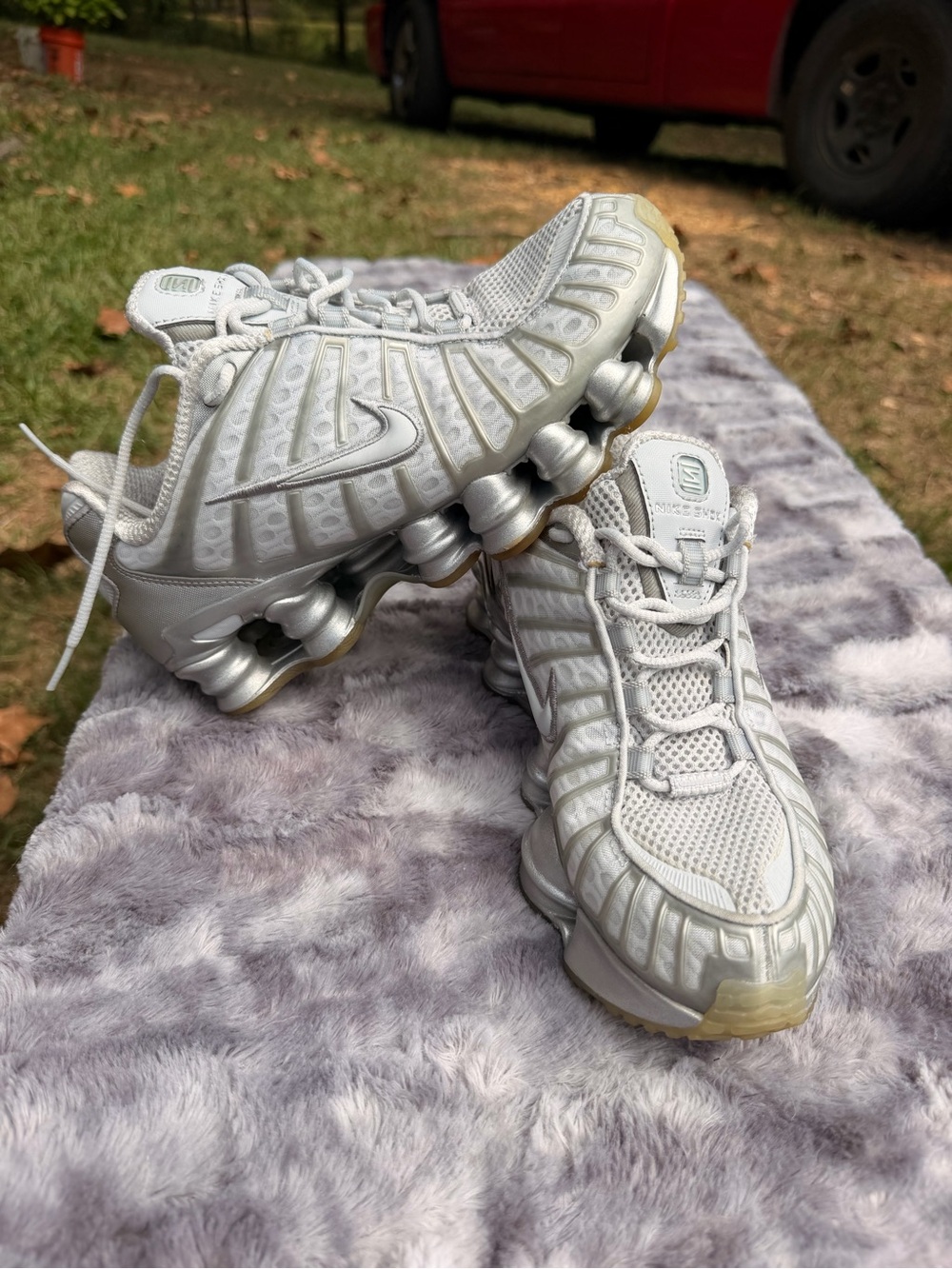 Nike Women’s White/Silver Shox Running Sneakers size 6.5